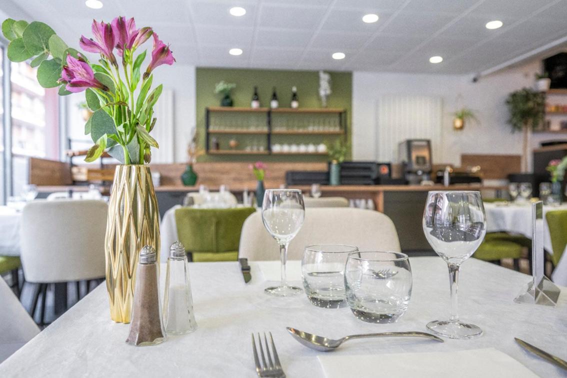 Cit'Hotel Le Chris'Tel Hotel Et Restaurant Le Puy-en-Velay Dış mekan fotoğraf