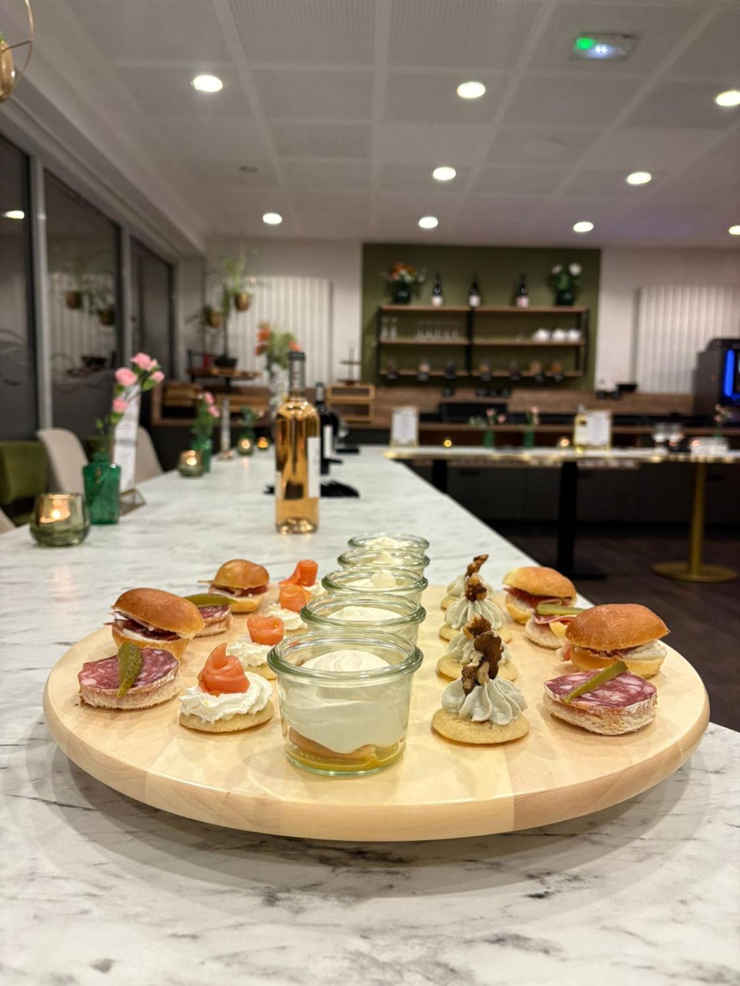 Cit'Hotel Le Chris'Tel Hotel Et Restaurant Le Puy-en-Velay Dış mekan fotoğraf