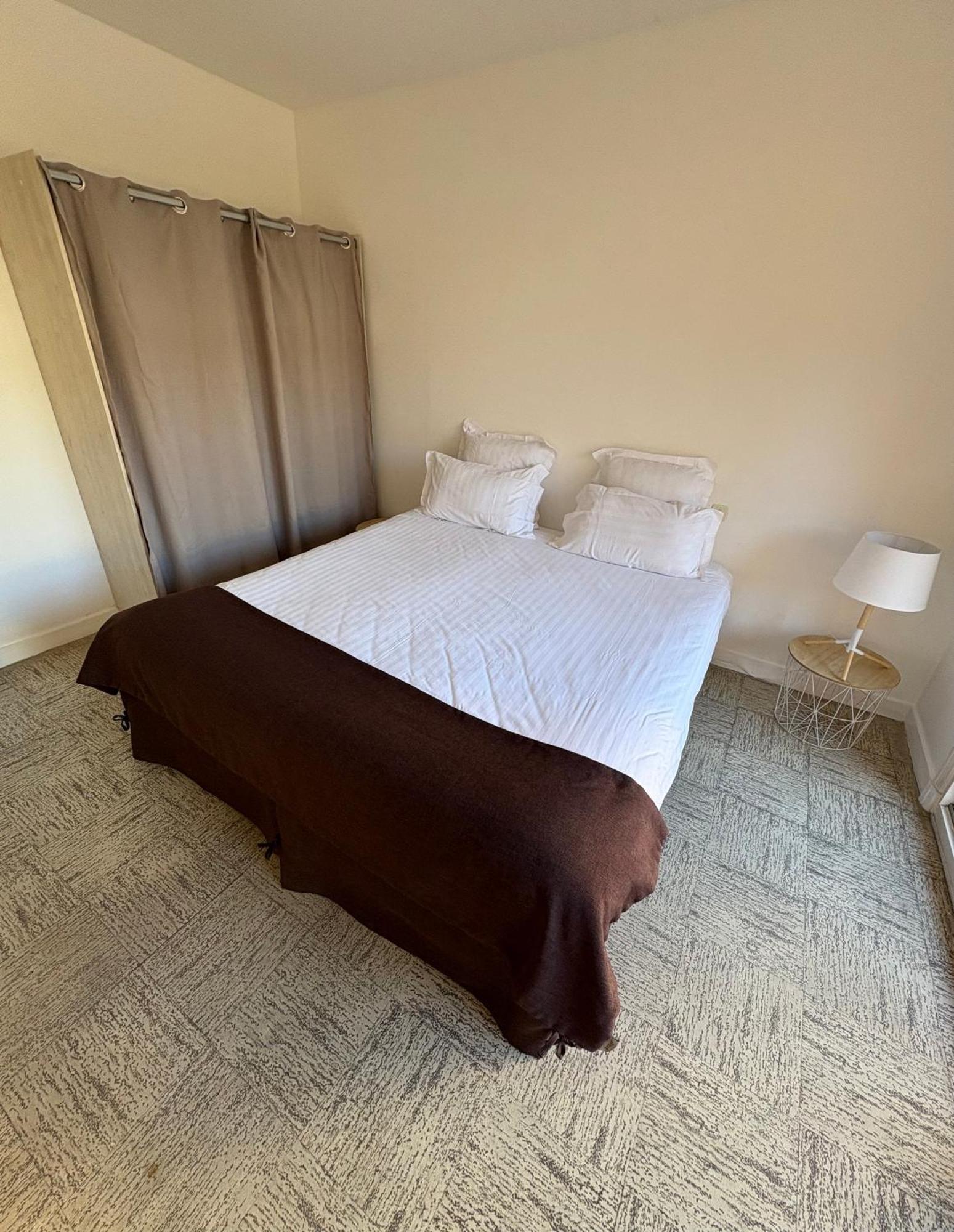 Cit'Hotel Le Chris'Tel Hotel Et Restaurant Le Puy-en-Velay Dış mekan fotoğraf
