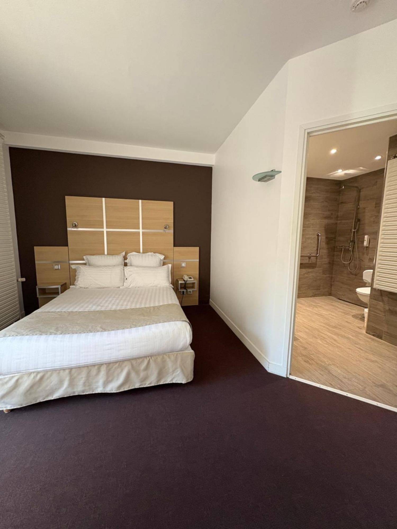 Cit'Hotel Le Chris'Tel Hotel Et Restaurant Le Puy-en-Velay Dış mekan fotoğraf