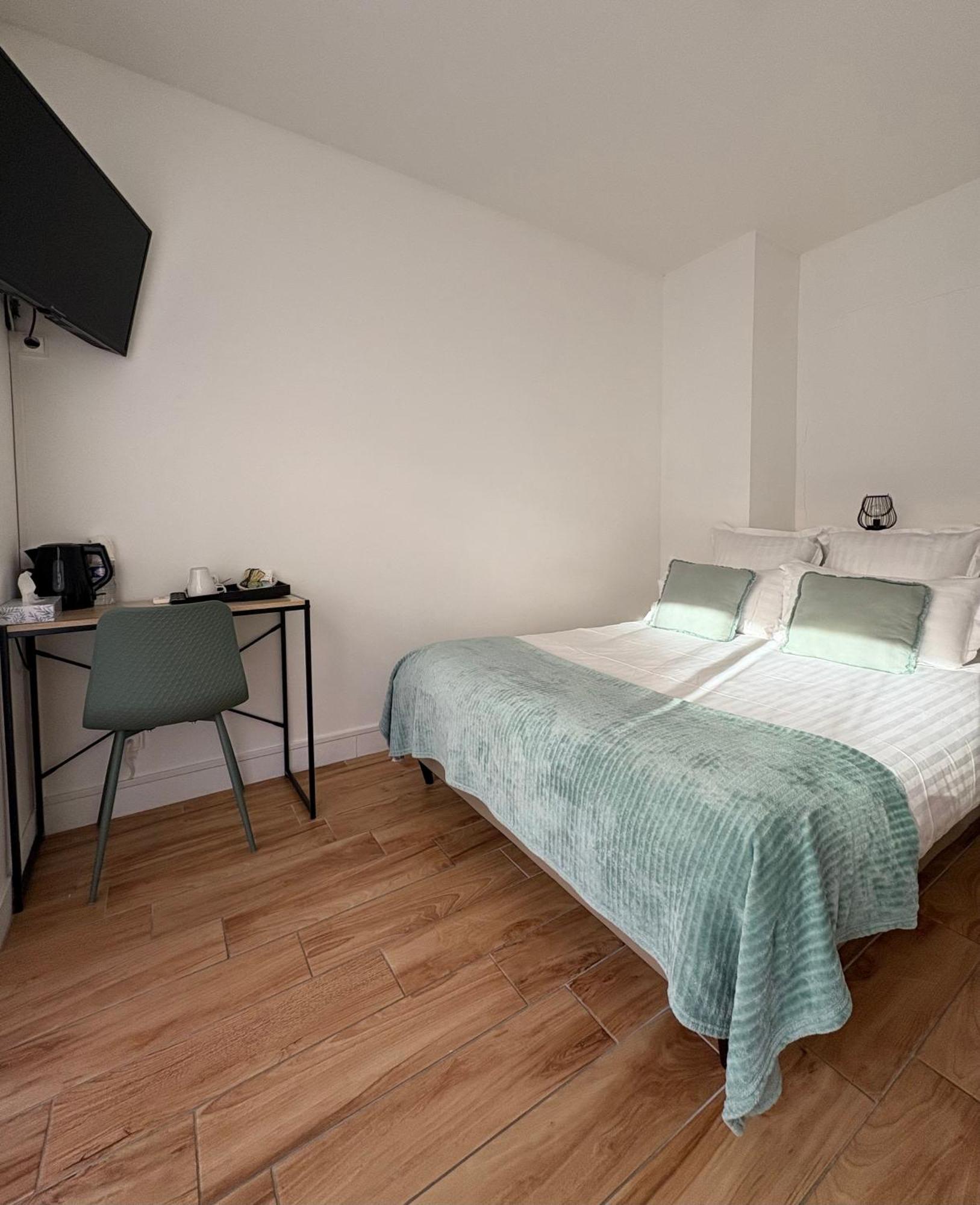 Cit'Hotel Le Chris'Tel Hotel Et Restaurant Le Puy-en-Velay Dış mekan fotoğraf