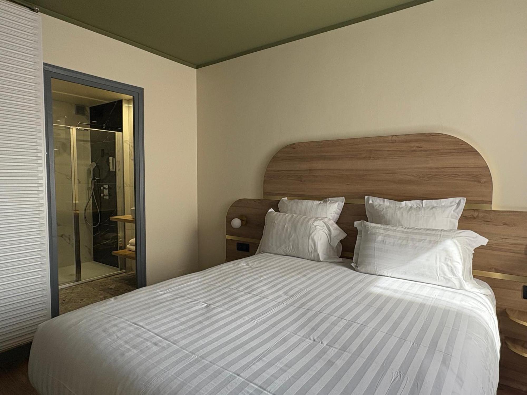 Cit'Hotel Le Chris'Tel Hotel Et Restaurant Le Puy-en-Velay Dış mekan fotoğraf