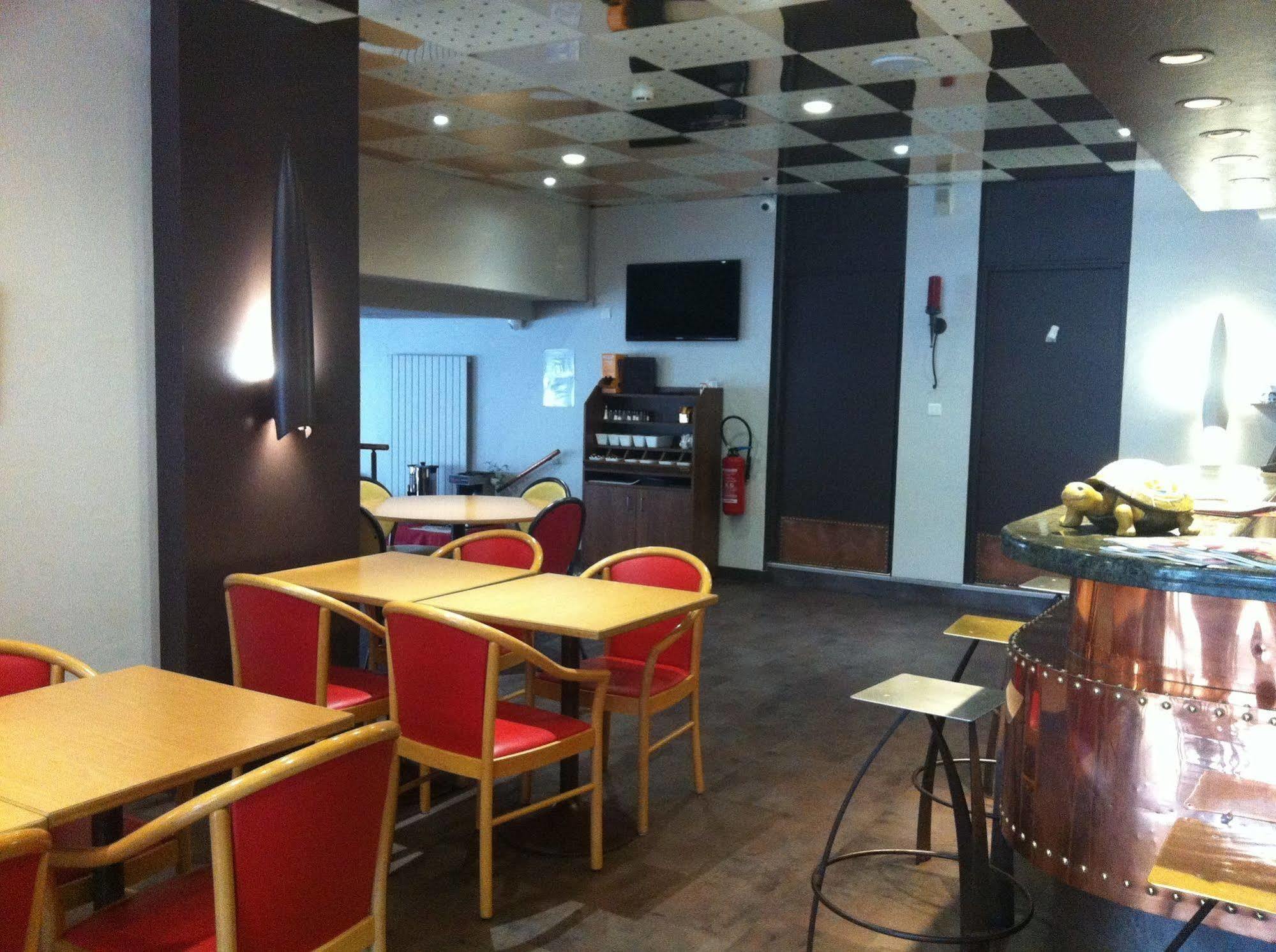 Cit'Hotel Le Chris'Tel Hotel Et Restaurant Le Puy-en-Velay Dış mekan fotoğraf